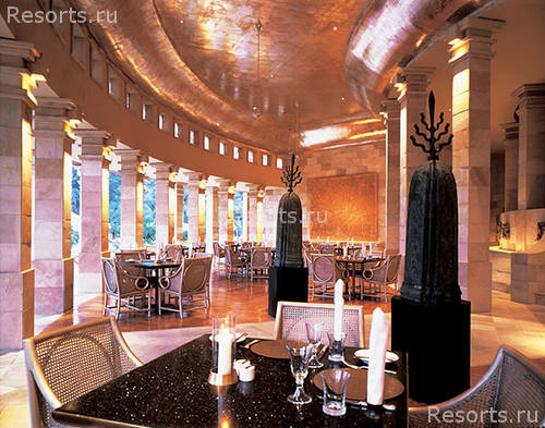 Amanjiwo resort 38